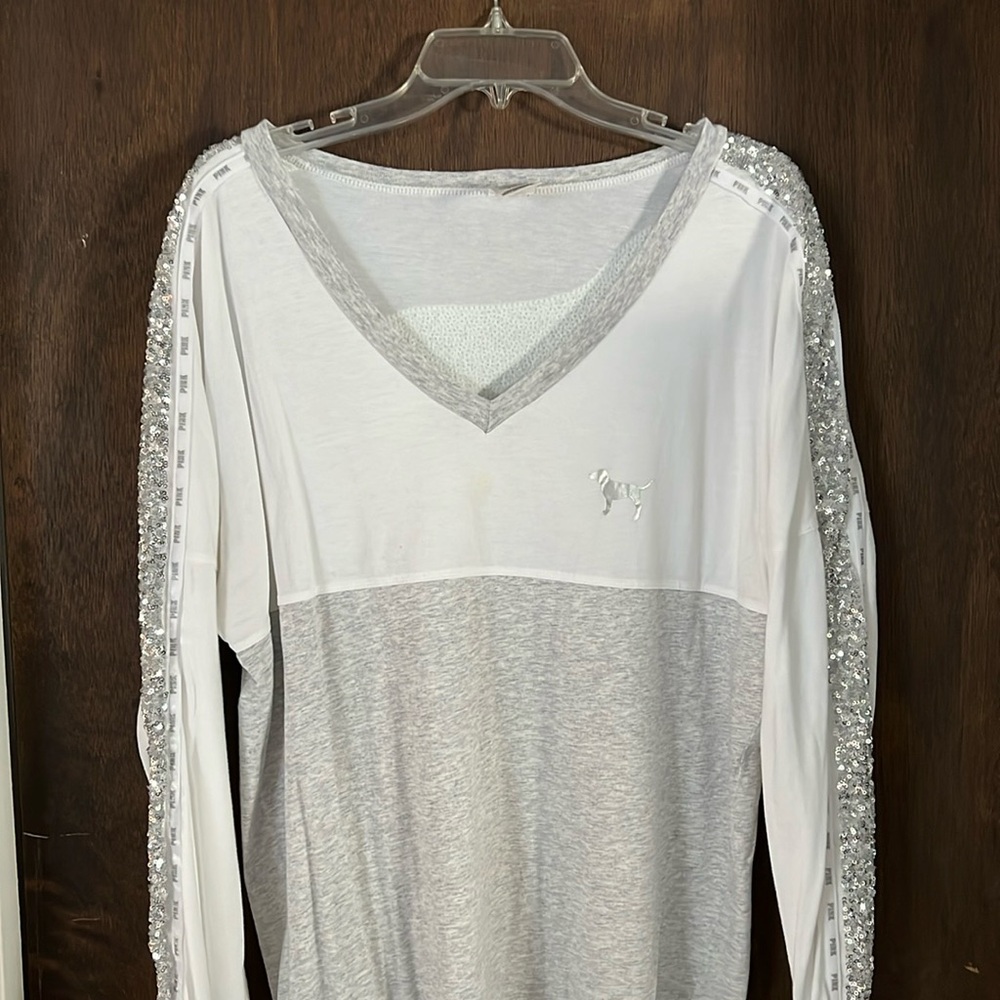 Ladies pink shirt. Size Large, excellent condition. Only worn a couple of times